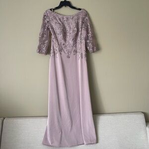 La Femme Dress Womens 8 Evening Gown Lace Floor Length 34 Sleeve Boatneck